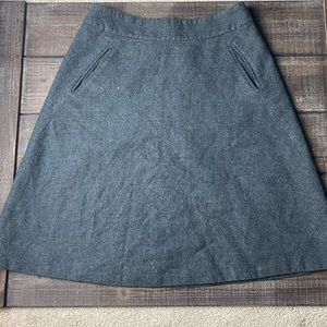 Banana Republic Gray Skirt 👍 condition
